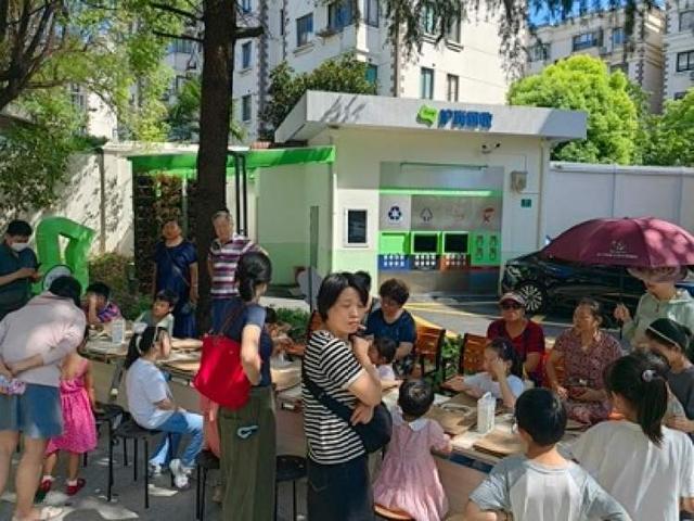 这个小区迎来全新智能垃圾房！除干、湿、有害垃圾外可回收物细分成多个种类(图3)