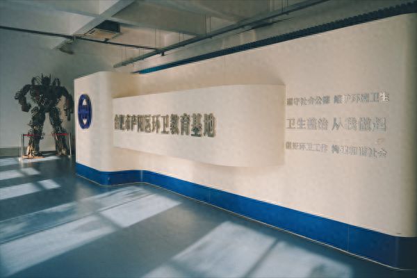 小手拉大手环保齐步走(图1)