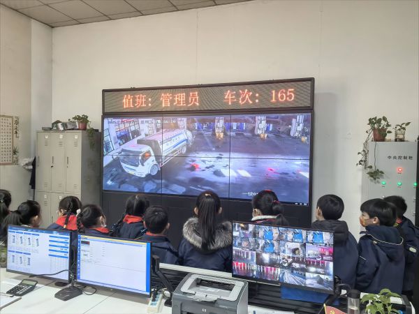 小手拉大手环保齐步走(图2)