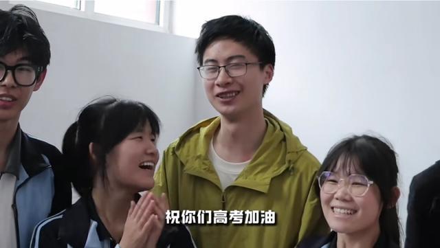 捡废品考清华的庞众望现状曝光是否不负众望？｜大象夜读(图5)