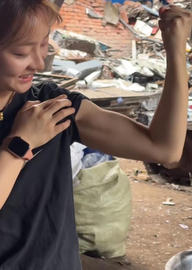 成都99年女医生晚上搞副业“收破烂”：在废品站挣得比医院多不是起号只是记录日常(图2)