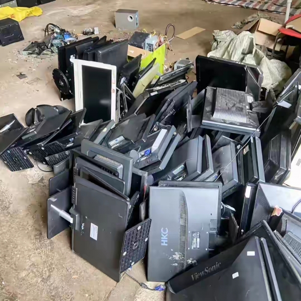 废品回收涨价5类废品别乱卖哪几种最值钱？(图3)